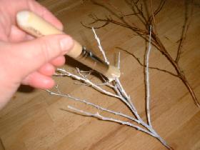 peindre les branches en blanc