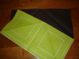 Pyramide bicolore   pliage serviette