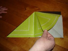 Pyramide bicolore   pliage serviette